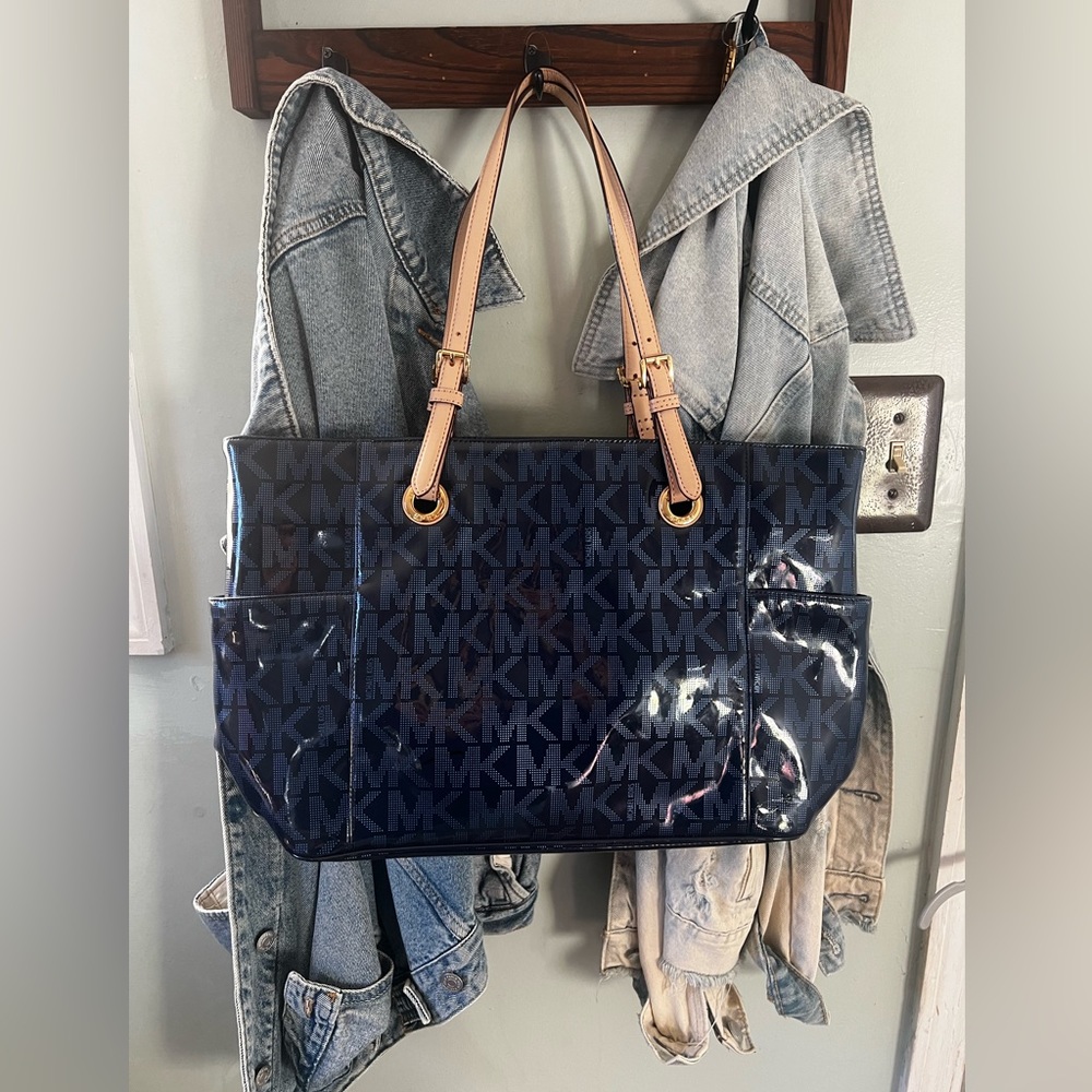 Michael Kors Jet Set Metallic Blue purse